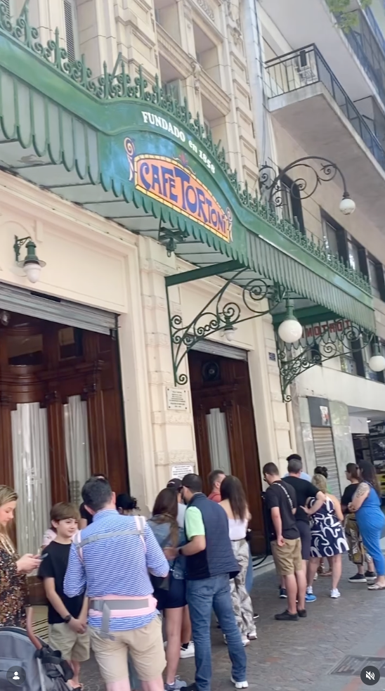 Marquesina del Café Tortoni sobre Avenida de Mayo